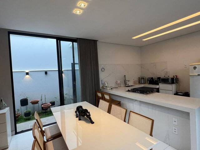 #881 - Casa para Venda em Santo Antônio do Monte - MG