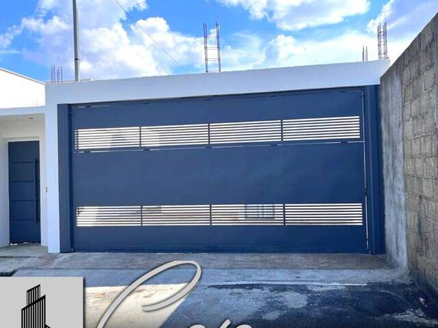 #930 - Casa para Venda em Santo Antônio do Monte - MG