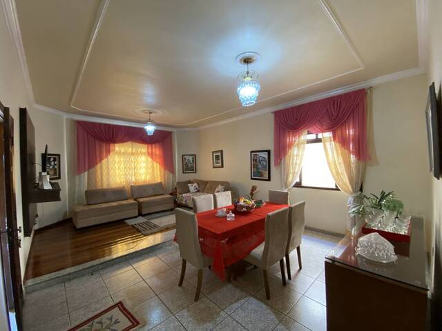 #1019 - Casa para Venda em Santo Antônio do Monte - MG