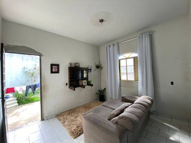 #1033 - Casa para Venda em Santo Antônio do Monte - MG
