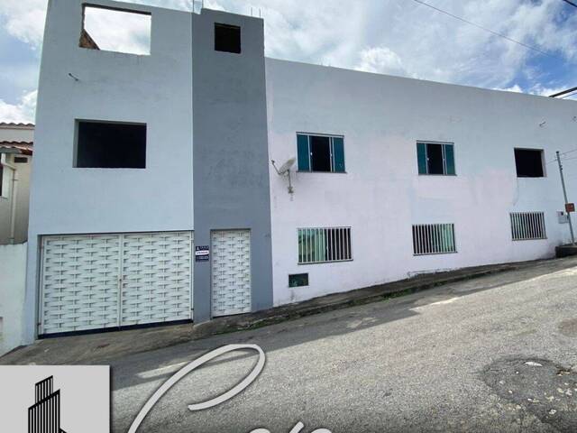 #1054 - Casa para Venda em Santo Antônio do Monte - MG