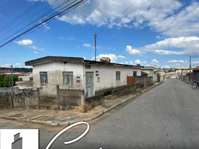 #1147 - Casa para Venda em Santo Antônio do Monte - MG