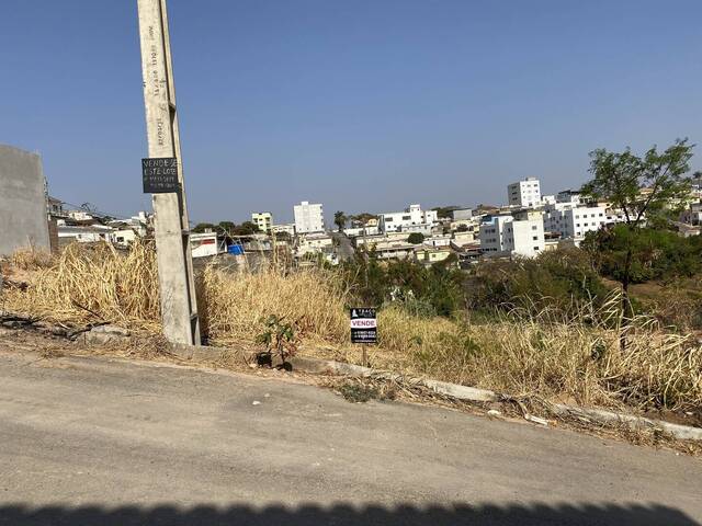 #1323 - Área para Venda em Santo Antônio do Monte - MG
