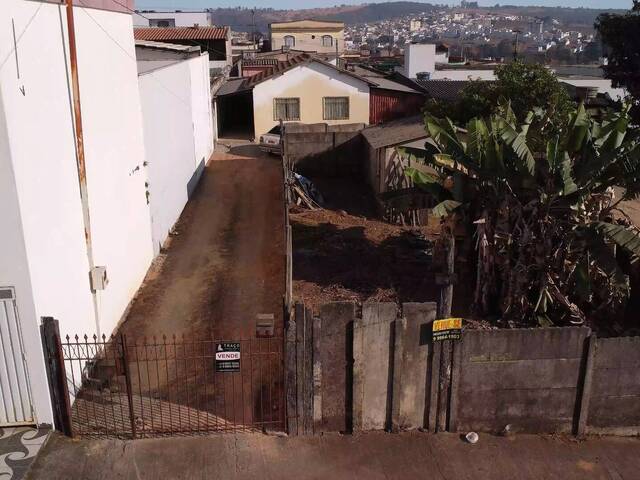 #1331 - Casa para Venda em Santo Antônio do Monte - MG