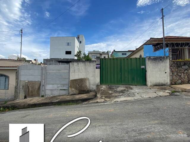 #1460 - Casa para Venda em Santo Antônio do Monte - MG - 1