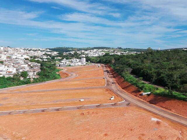 #1513 - Área para Venda em Santo Antônio do Monte - MG - 2