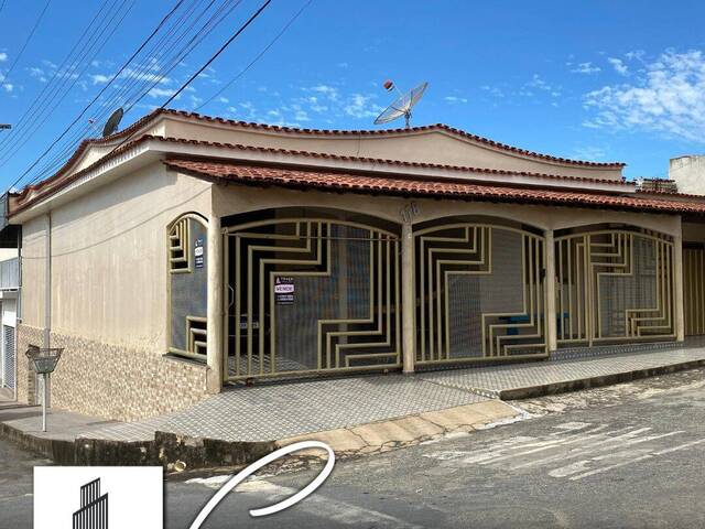 #1530 - Casa para Venda em Santo Antônio do Monte - MG - 1