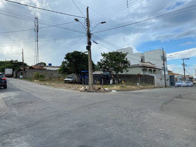#1592 - Área para Venda em Santo Antônio do Monte - MG - 2