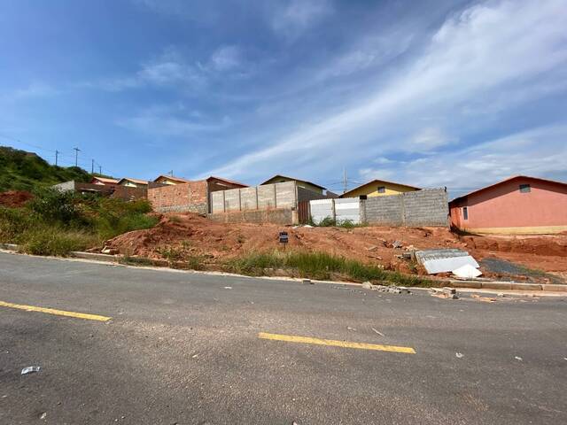#1616 - Área para Venda em Santo Antônio do Monte - MG - 2