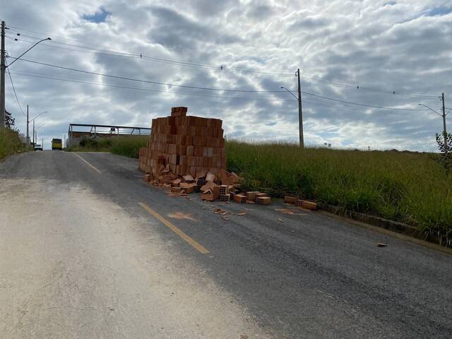 #1631 - Área para Venda em Santo Antônio do Monte - MG - 3