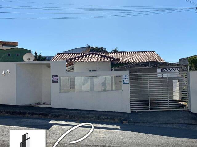 #1697 - Casa para Venda em Santo Antônio do Monte - MG - 1