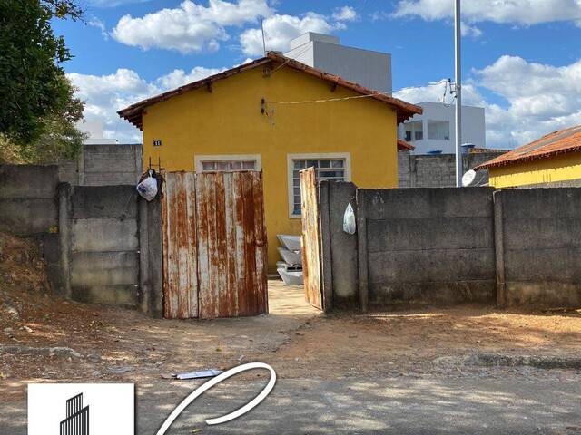 #1699 - Casa para Venda em Santo Antônio do Monte - MG - 1