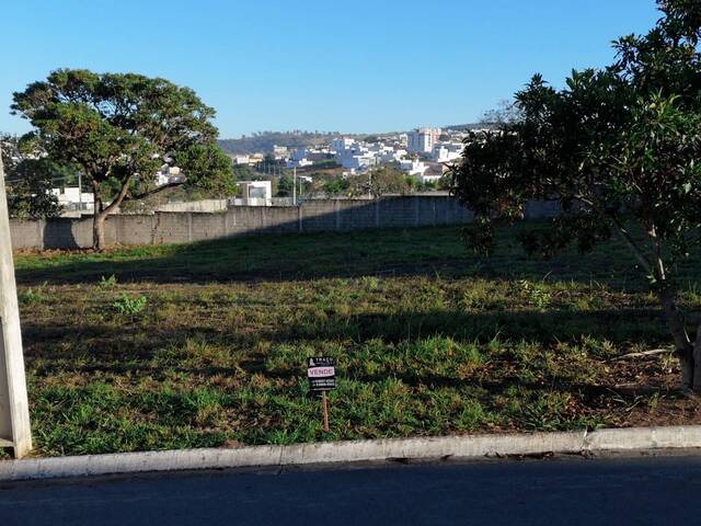 #1753 - Área para Venda em Santo Antônio do Monte - MG - 2