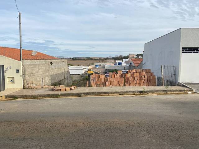 #1784 - Área para Venda em Santo Antônio do Monte - MG - 2