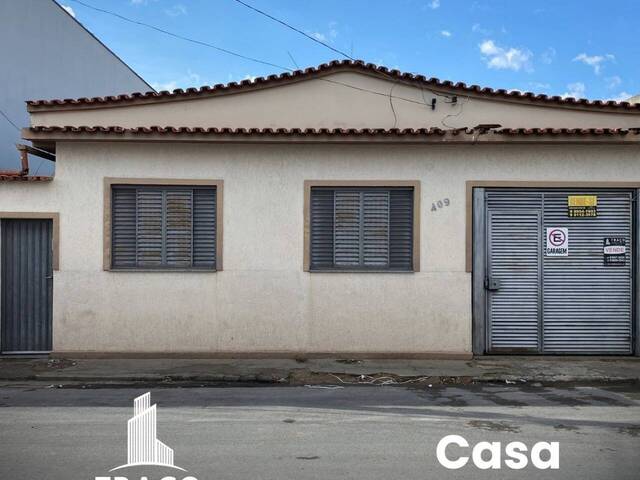 #1814 - Casa para Venda em Santo Antônio do Monte - MG - 1