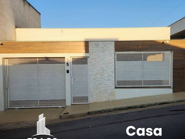 #1828 - Casa para Venda em Santo Antônio do Monte - MG - 1