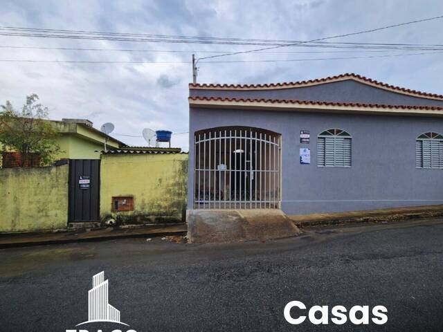 #1860 - Casa para Venda em Santo Antônio do Monte - MG - 1