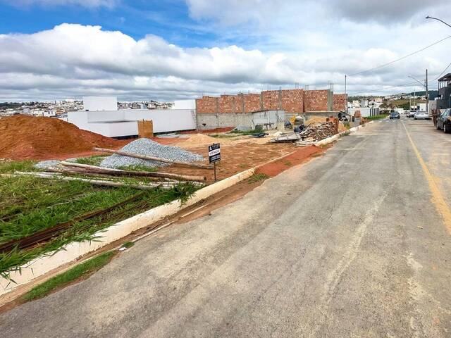 #1890 - Área para Venda em Santo Antônio do Monte - MG - 3