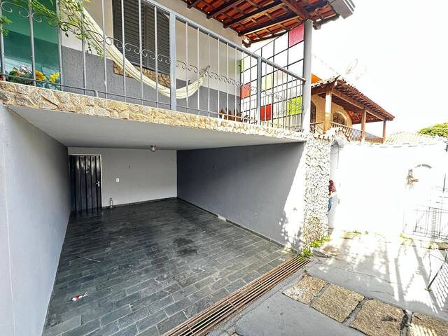 #2013 - Casa para Venda em Santo Antônio do Monte - MG
