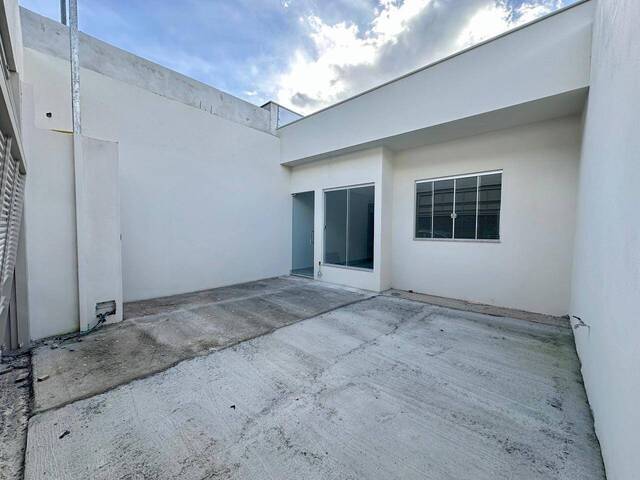 #2027 - Casa para Venda em Santo Antônio do Monte - MG