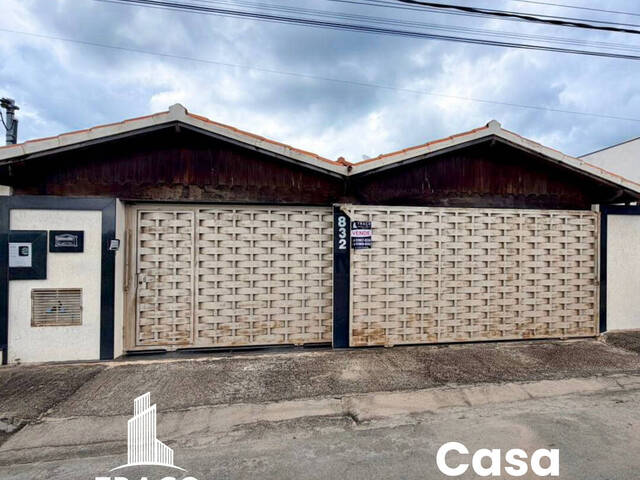 #2031 - Casa para Venda em Santo Antônio do Monte - MG