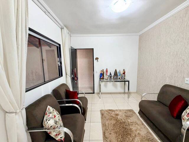 #2031 - Casa para Venda em Santo Antônio do Monte - MG