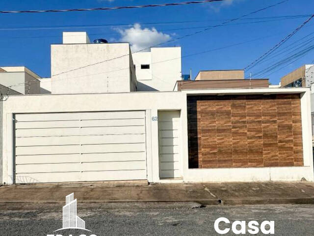 #2033 - Casa para Venda em Santo Antônio do Monte - MG