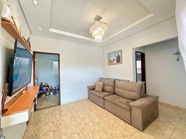 #2033 - Casa para Venda em Santo Antônio do Monte - MG