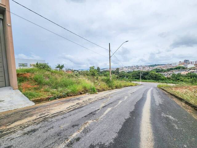 #2039 - Área para Venda em Santo Antônio do Monte - MG - 3