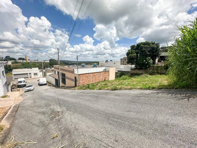 #2045 - Casa para Venda em Santo Antônio do Monte - MG - 3