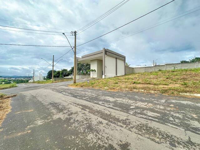 #2049 - Área para Venda em Santo Antônio do Monte - MG