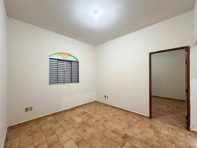 #2221 - Casa para Venda em Santo Antônio do Monte - MG