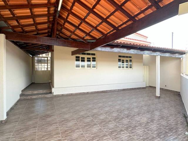 #2230 - Casa para Venda em Santo Antônio do Monte - MG