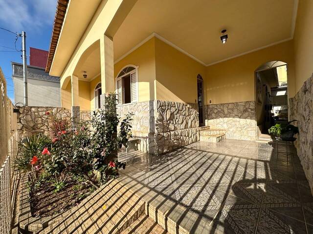 #2257 - Casa para Venda em Santo Antônio do Monte - MG